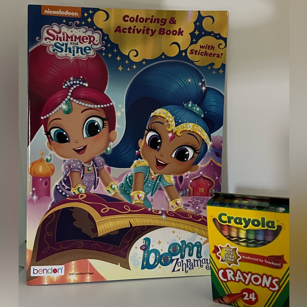 NEW- Coloring Book + 24 Crayolas Crayons - Picture 13 of 15